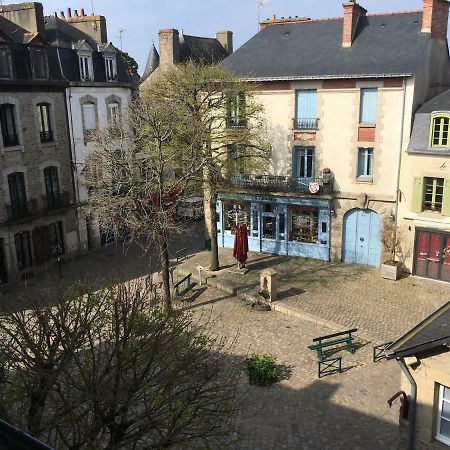 Appartement Situe Dans L'Hyper-Centre D'Auray Exterior photo
